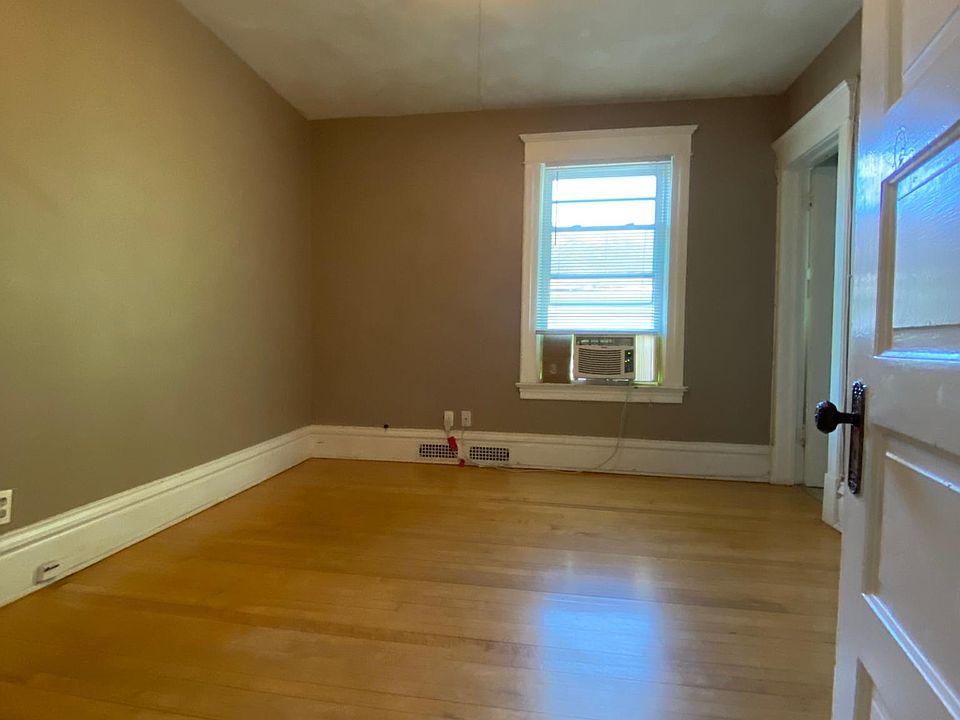 1st image of 319 S 2nd St #2