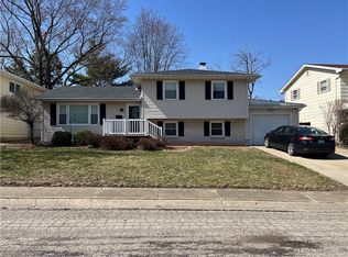 3981 N Greenridge Dr, Decatur, IL 62526