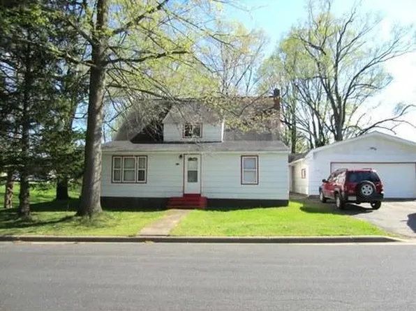 402 Mary St, Boscobel, WI 53805