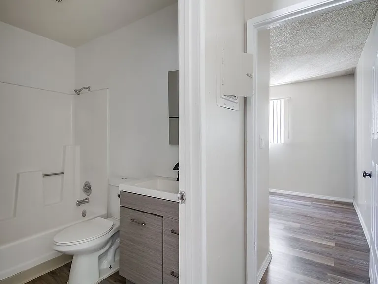 2840 Main St #20 — Photo 5