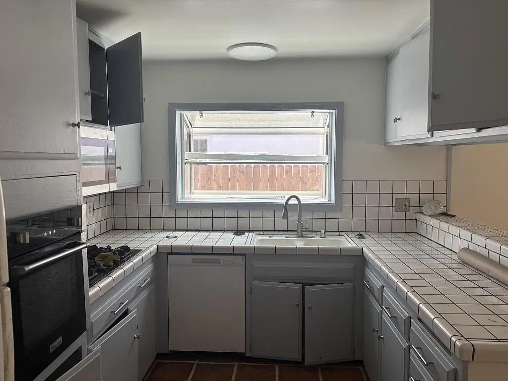5613 Campanile Way — Photo 3