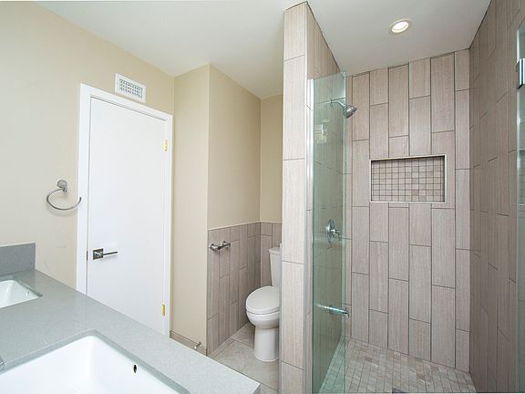 5th image of 5021 Maricopa St