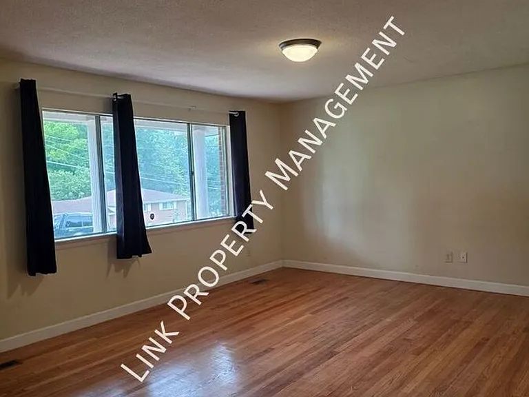 5407 Winniespan Rd — Photo 2
