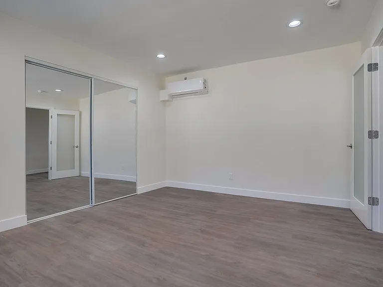 2330 S Corning St — Photo 15
