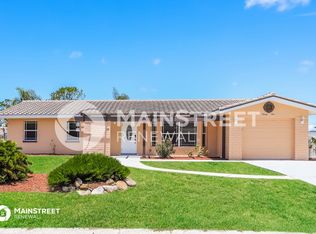 24 Caddy Rd, Rotonda West, FL 33947