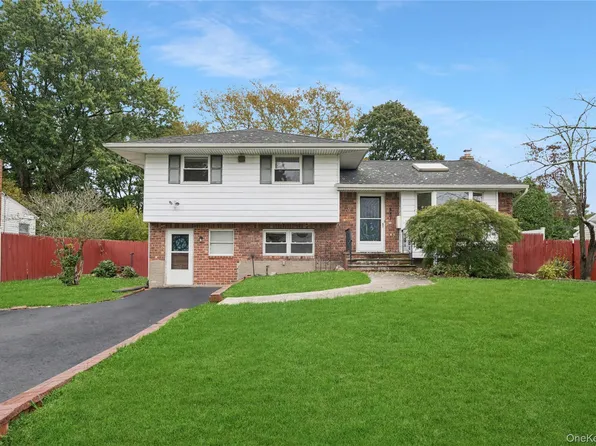 11 Montrose Drive, Commack, NY 11725