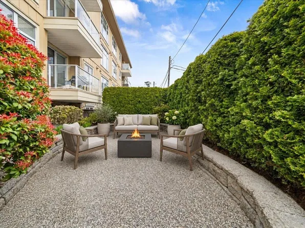 15164 Prospect Ave #102, White Rock, BC V4B 2B9