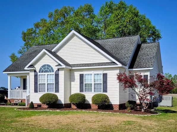 105 Willowbrook Drive, Pikeville, NC 27863