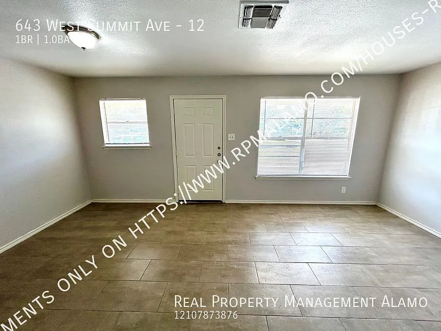 All Bills Paid! 1-Bedroom Near Downtown | $750 | Central A/C + Granite Counters! — Photo 3