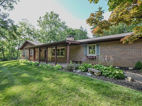 2nd image of 224 Meadow Ln