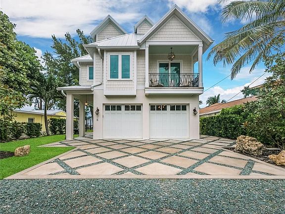 2nd image of 907 N Shore Dr