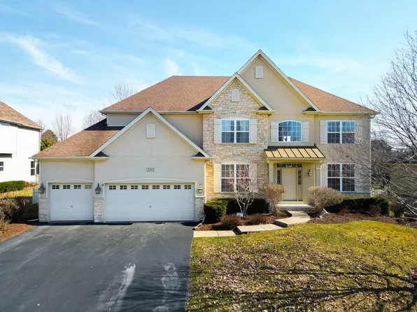 2353 Schrader Ln, North Aurora, IL 60542