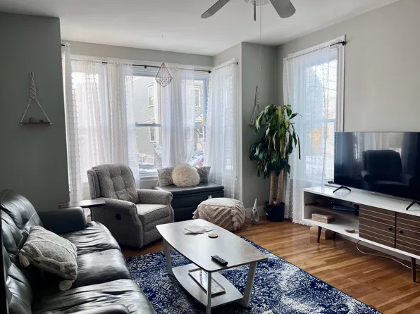 19 Marshall St #1, Somerville, MA 02145