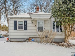 21 Fairview Ave, Hawthorne, NJ 07506