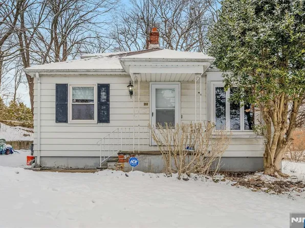21 Fairview Ave, Hawthorne, NJ 07506
