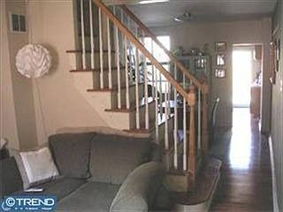 1st image of 1523 Earl St