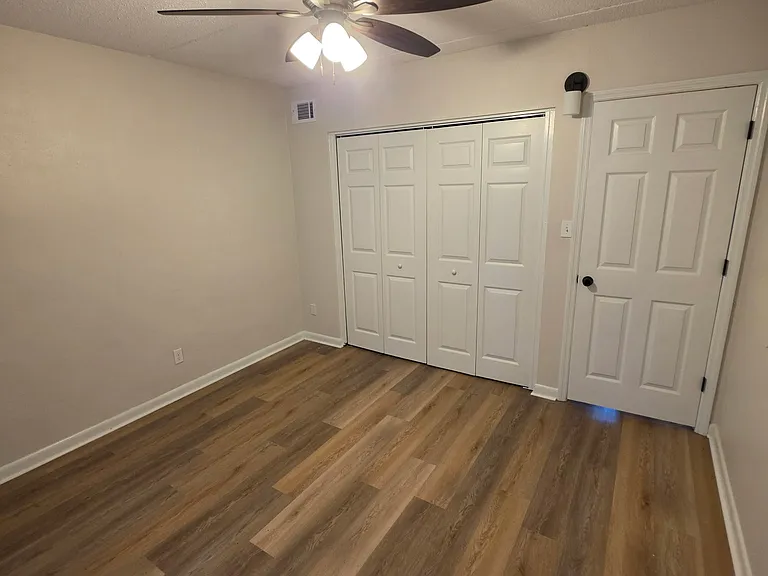 The Oaks — Photo 17