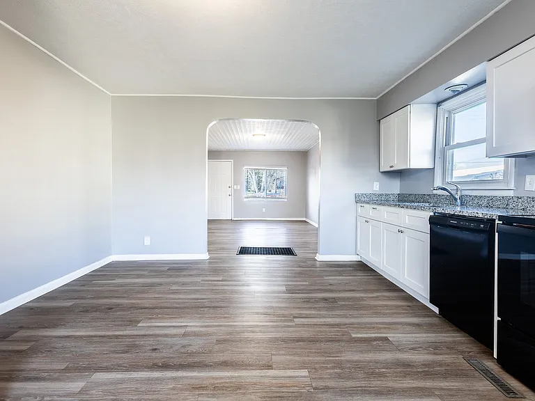 4105 Avenue C — Photo 1