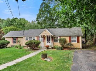 10 Muscoot Rd E, Mahopac, NY 10541
