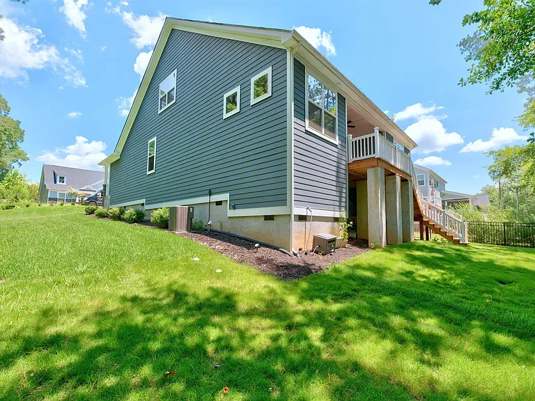 300 Sunnycrest Ln — Photo 38
