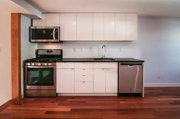 Rented by Horowitz Real Estate | media 16