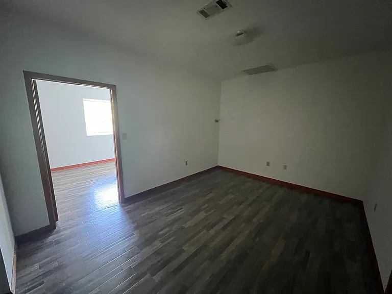 702 N Union St — Photo 3