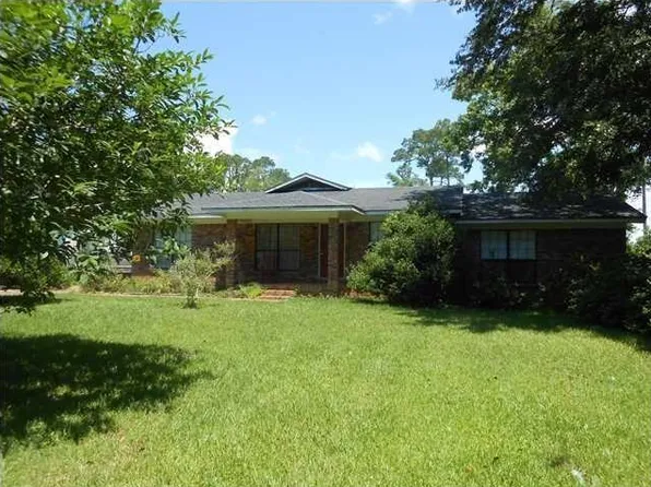 13545 Lyons Ave, Bayou La Batre, AL 36509