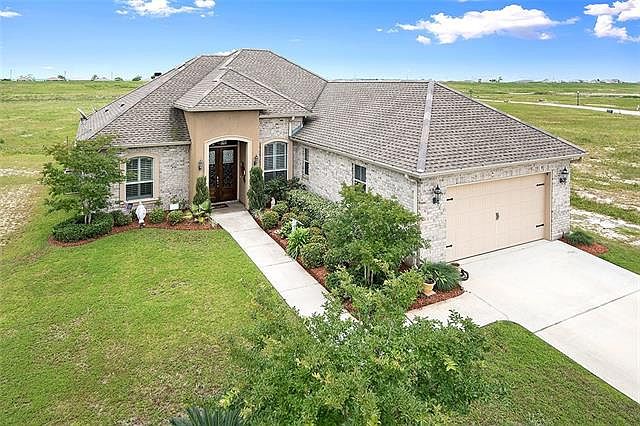 1st image of 784 Lakeshore Village Dr