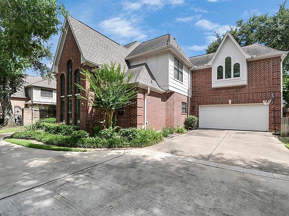 3rd image of 1115 Fleetwood Place Drive