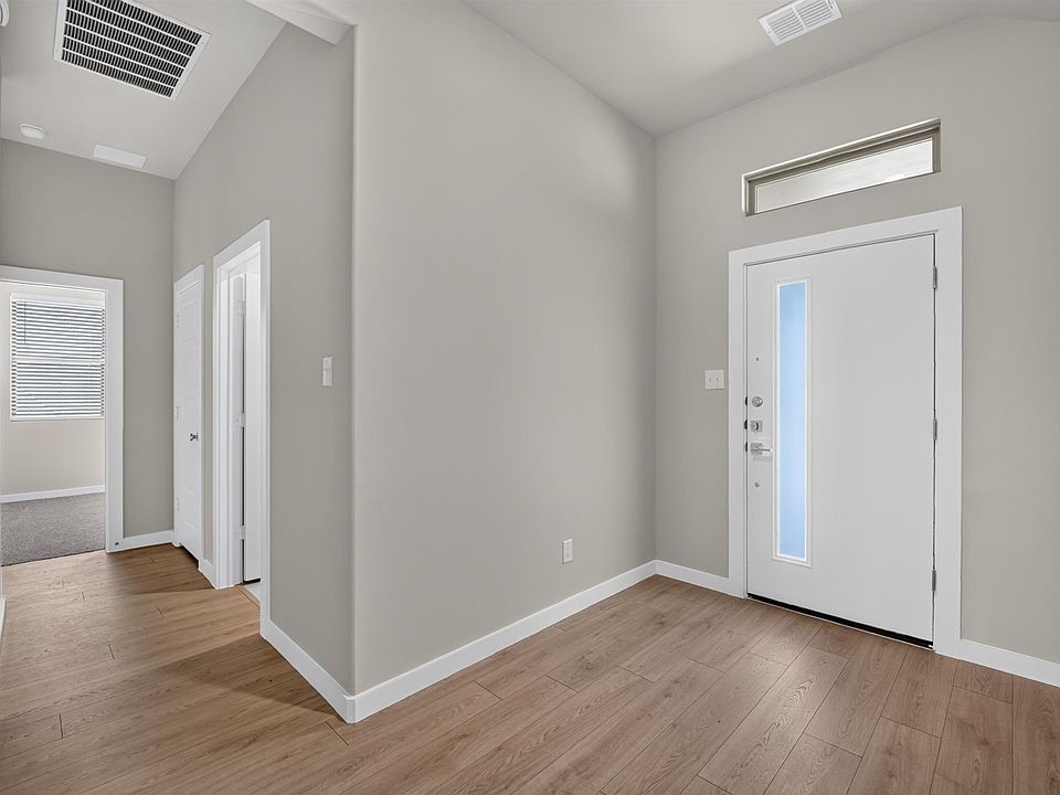 1st image of 514 Green Grass