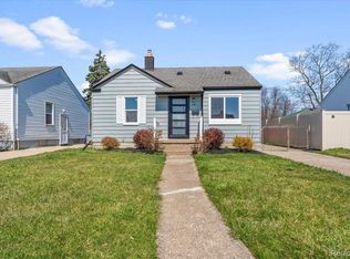 854 Antoine St, Wyandotte, MI 48192