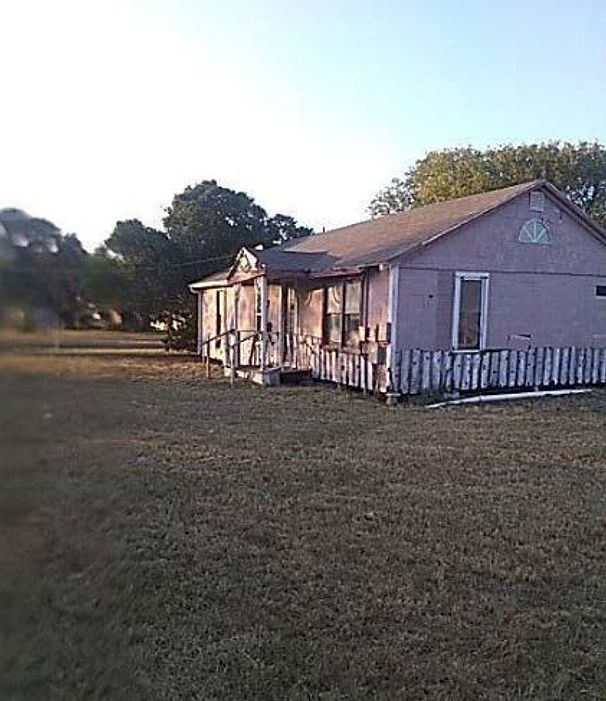 1st image of 601 N Ironwood Ave