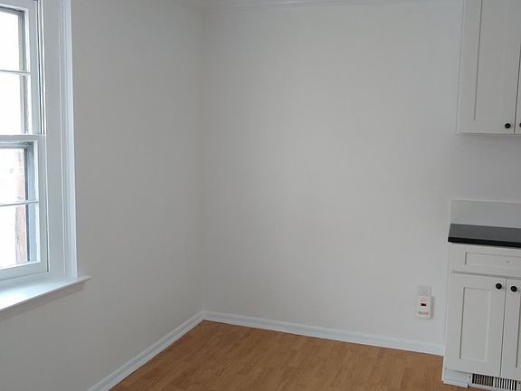 5th image of 490 Avon St Floor 1