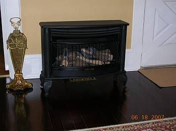 3rd image of 784 Brooks St