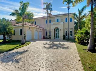 473 Holiday Dr, Hallandale Beach, FL 33009