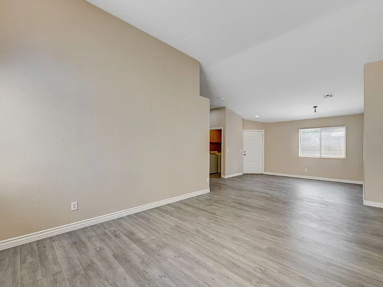 527 Braided River Ave — Photo 11