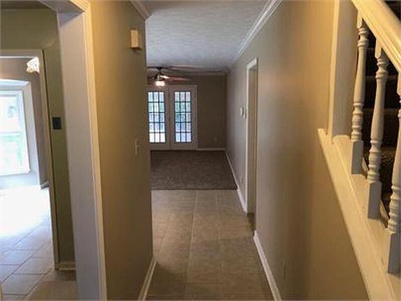 3rd image of 135 Williamsburg Way