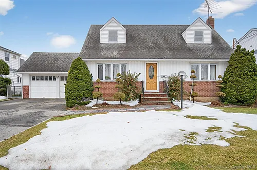 112 Wentworth Ave Photo 1