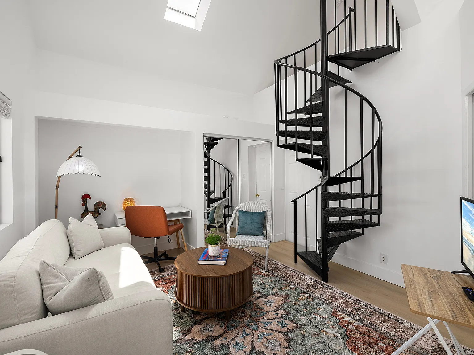 1 bed, 600 sqft, $4,050 — Photo 1