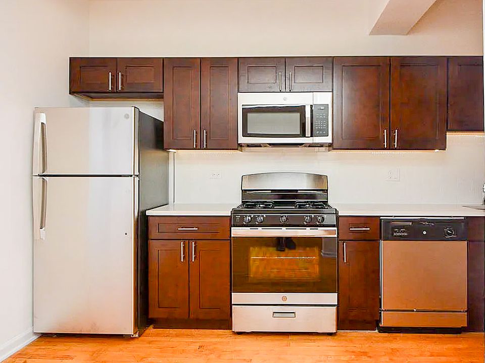 1st image of 1555 N Mohawk St APT 3B