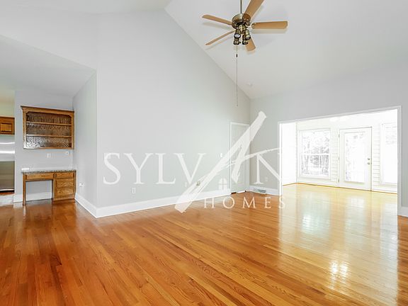 3rd image of 2216 Keswick Ln