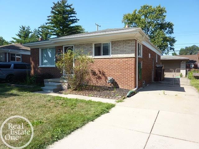 1st image of 25185 Lorraine Ave