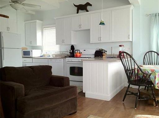 2nd image of 153 D Taylor Ave