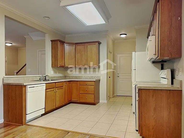 1523 Bailey Park Ln — Photo 3