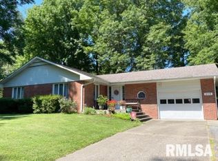 216 Hunt Rd, Carbondale, IL 62902