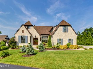 1270 Shadow Hill Dr, Lenoir City, TN 37772