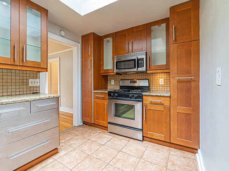 628 W Comanche St — Photo 12