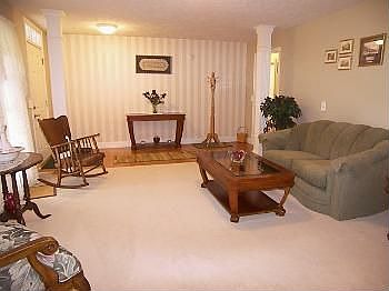 3rd image of 490 River Glen Dr