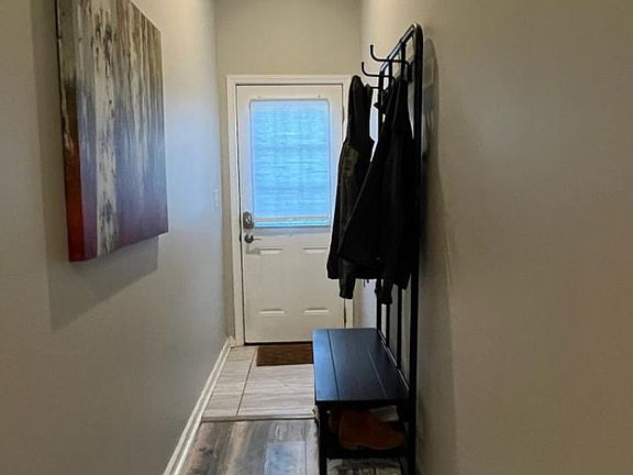 3rd image of 1327 Christy Ave