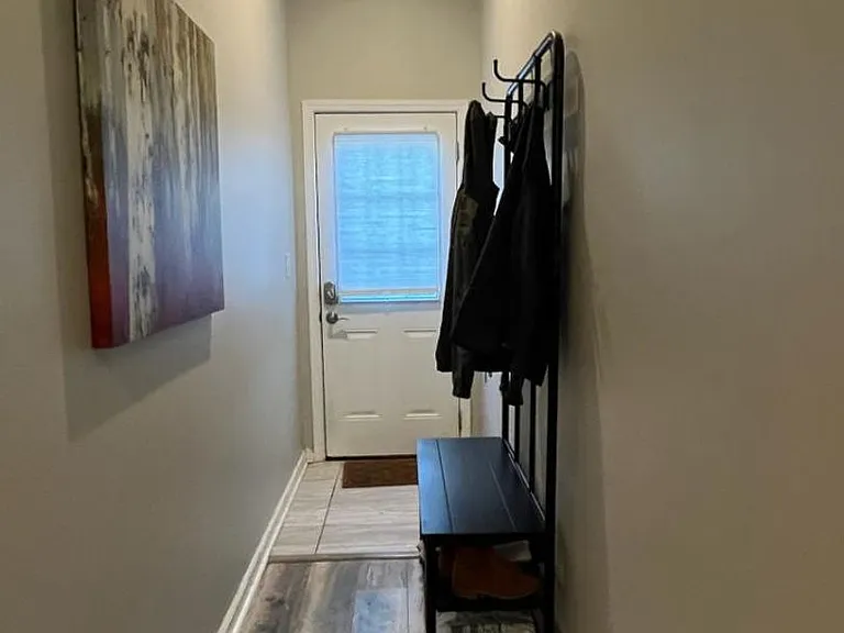 1327 Christy Ave — Photo 3